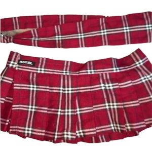 Plaid hustler Hollywood mini skirt and tie